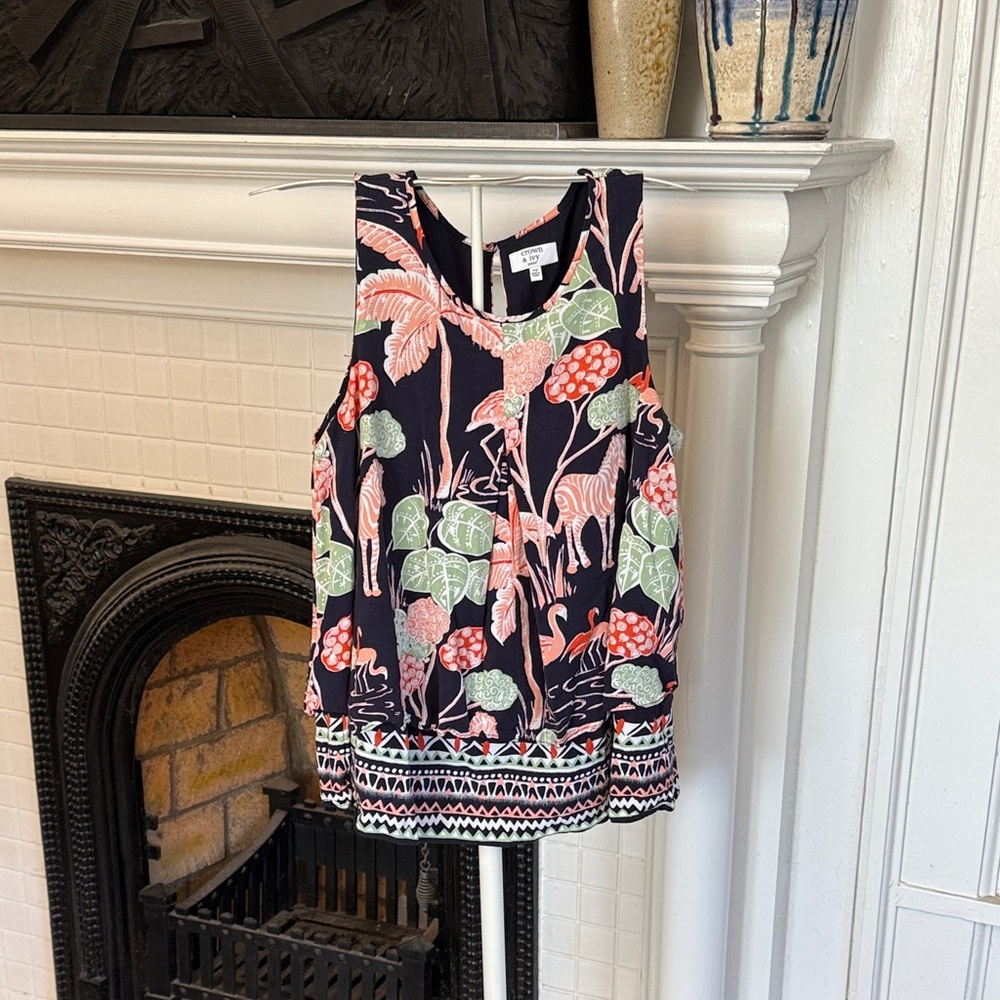 Crown & Ivy Navy and Coral jungle scene layered Sleeveless Top- worn 3x